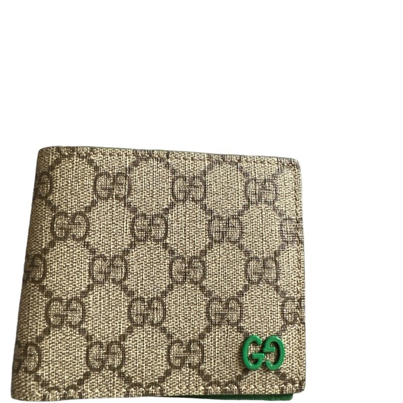 Gucci Other - EUC - Gucci wallet - pristine condition .Full inclusion box and dustbag